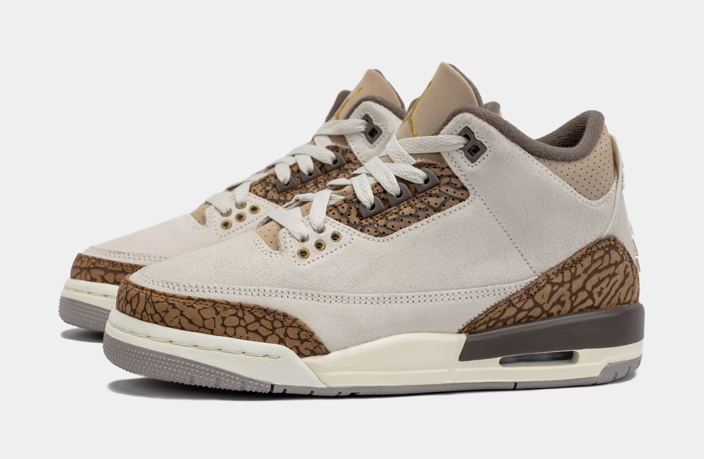 Air Jordan 3 Retro Palomino Grade School Lifestyle Shoes (Light Orewood Brown/Palomino)