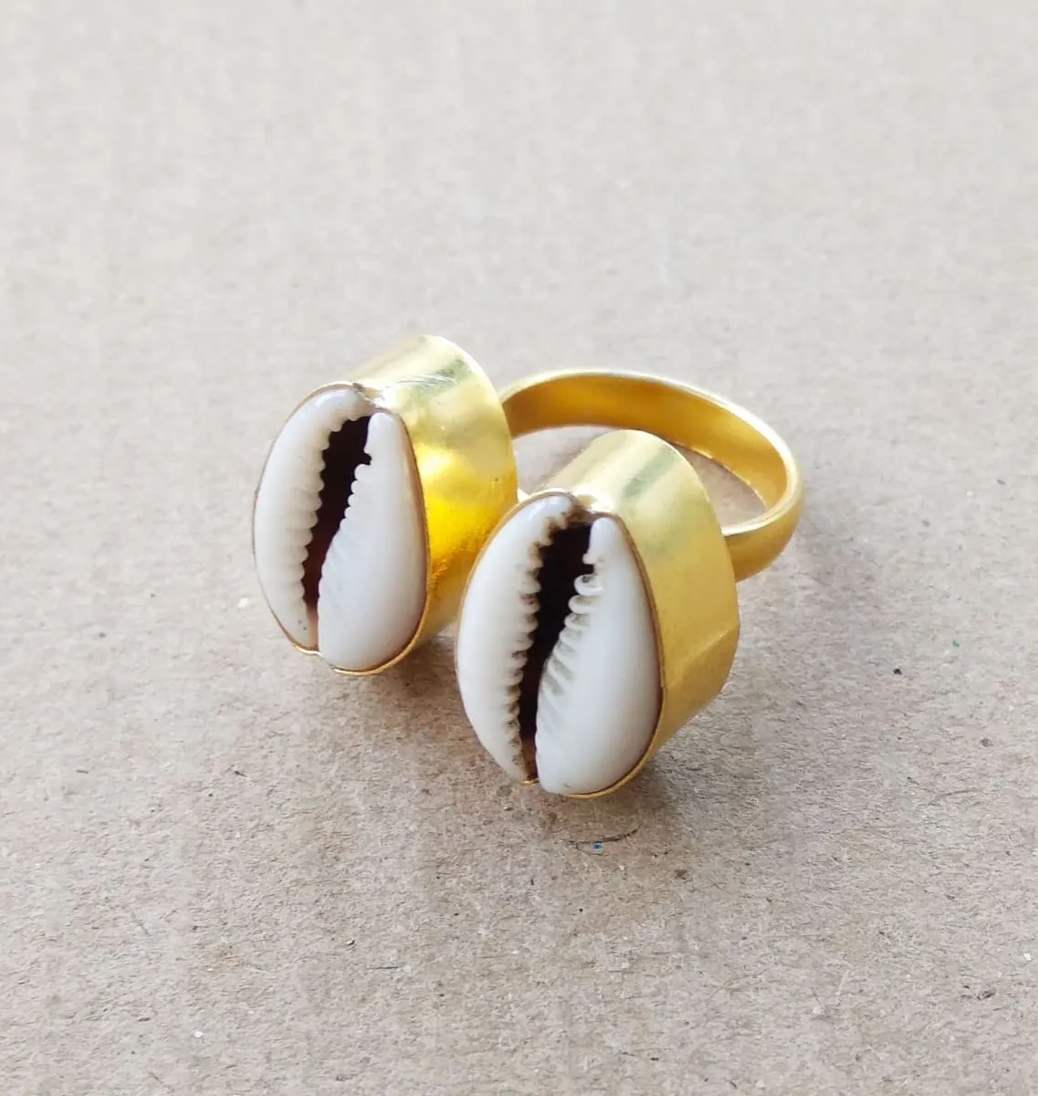 Beautiful Design Cowrie Shell Adjustable Ring