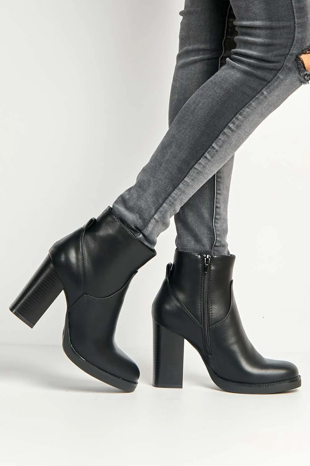 Canna Side Zip Block Heel Ankle Boots in Black Matt