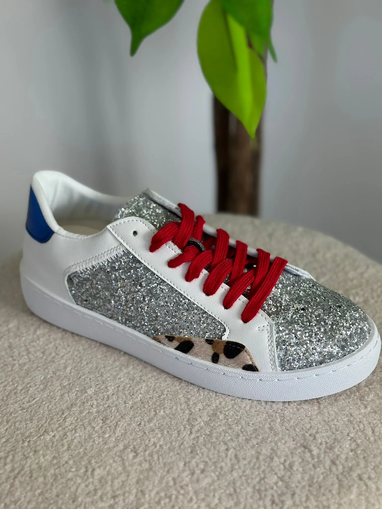 Glitter Trainer