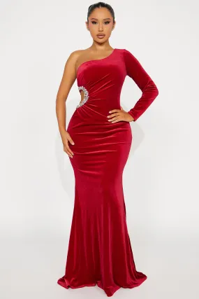 Luxurious Evening Velvet Gown - Wine