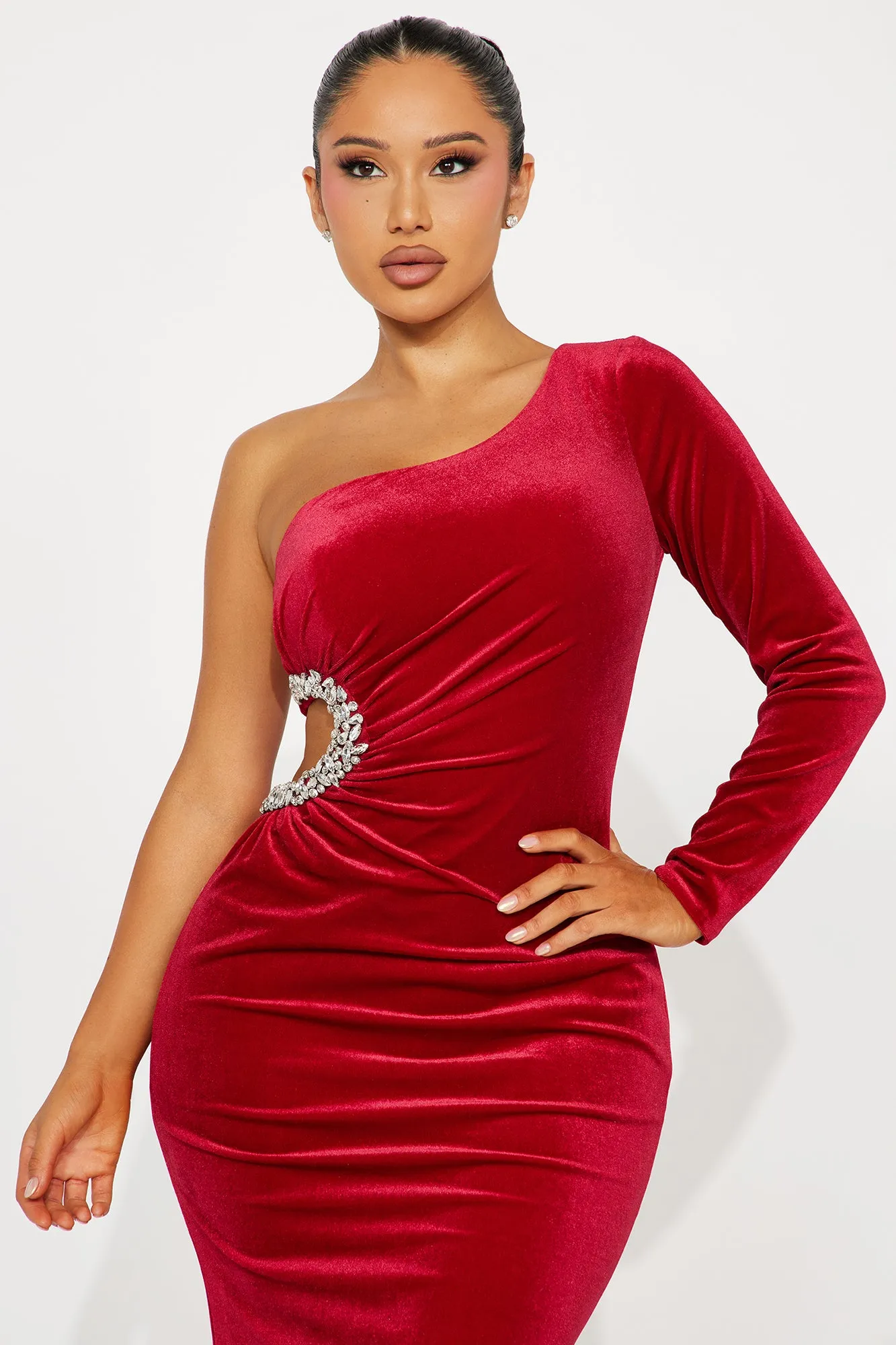 Luxurious Evening Velvet Gown - Wine