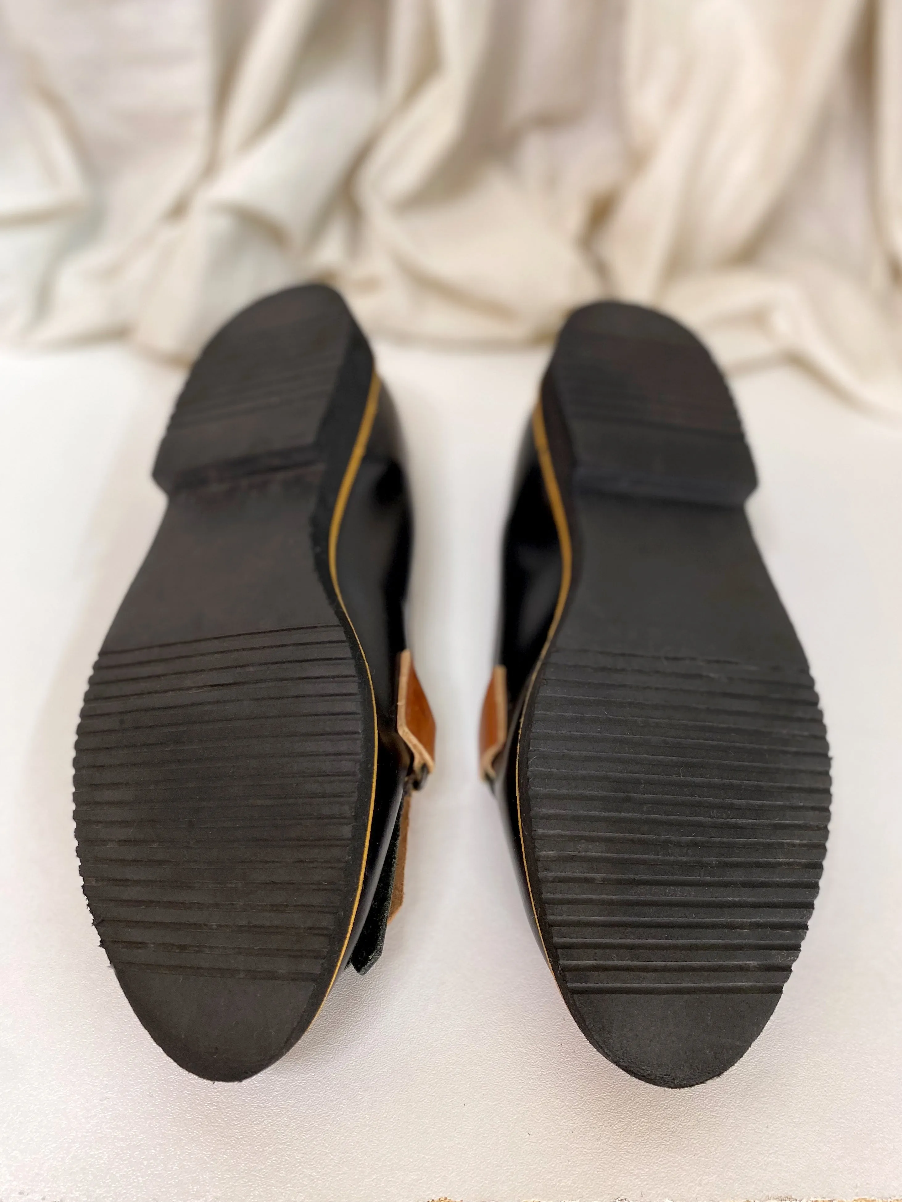 VINTAGE LEATHER LOAFERS [ Black, Tan, Tassels, Fringe, SIZE 6 1/2 ]